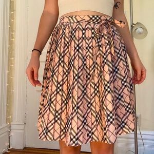 Burberry Blue Label pink pleated skirt
